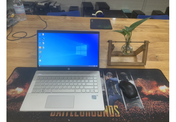 Laptop HP 348 G7 