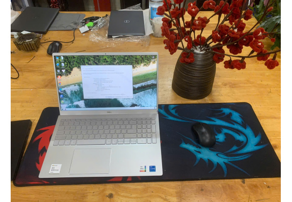 Dell Inspiron 5502 i5 1135G7