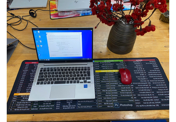HP Elitebook 830 G7  i7 Th 10