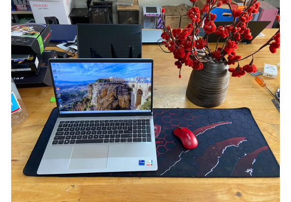 Dell Inspiron 3511- i7 Th11