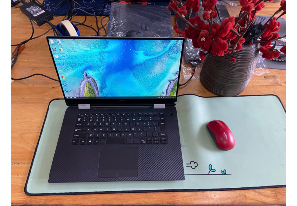Dell XPS 15 9575 Core i7 8705G 