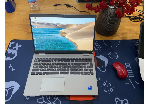 Dell Latitude 5521 i7-11850H 