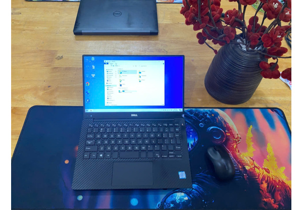 Dell XPS 13-9360 i7-7600U