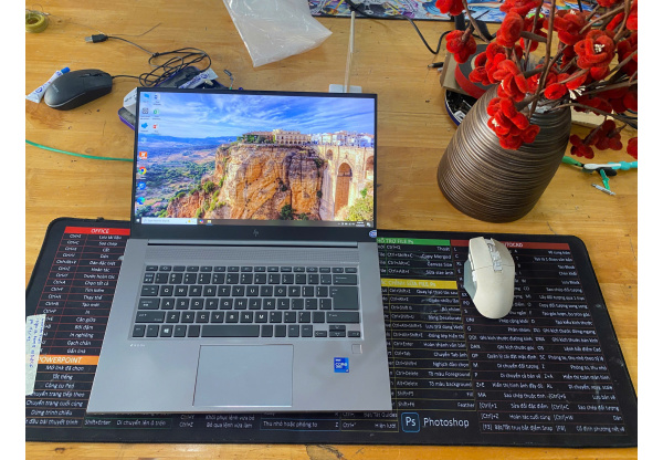 HP Zbook Studio 15 G8 - I7 11850H